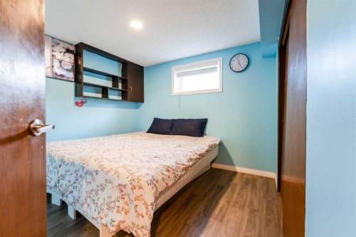2018 Cottonwood Crescent Se, Calgary, AB - Indoor Photo Showing Bedroom