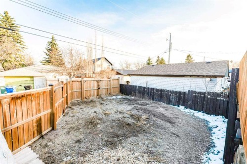 2018 Cottonwood Crescent Se, Calgary, AB - Outdoor