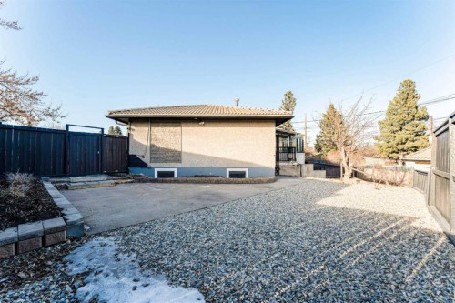 2018 Cottonwood Crescent Se, Calgary, AB - Outdoor