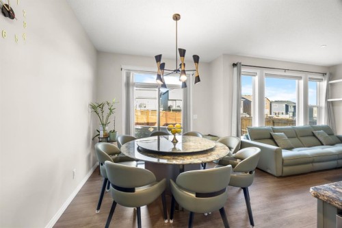 17 Calhoun Crescent Ne, Calgary, AB - Indoor Photo Showing Dining Room