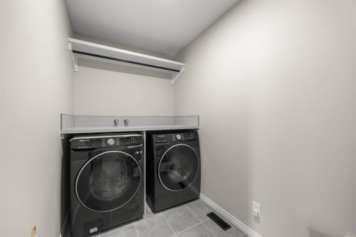 17 Calhoun Crescent Ne, Calgary, AB - Indoor Photo Showing Laundry Room