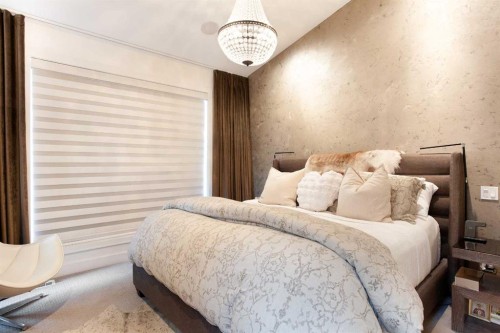 1911 31 Avenue Sw, Calgary, AB - Indoor Photo Showing Bedroom