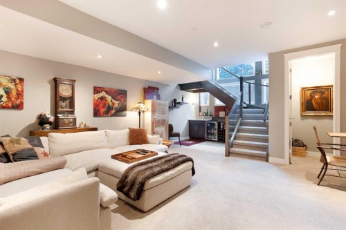 1911 31 Avenue Sw, Calgary, AB - Indoor Photo Showing Living Room