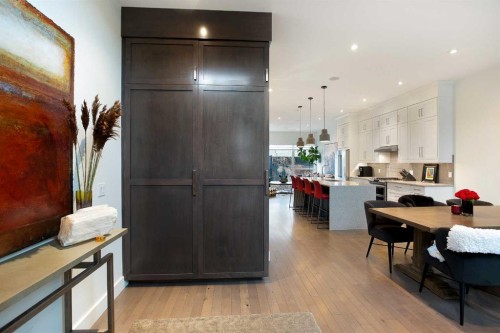 1911 31 Avenue Sw, Calgary, AB - Indoor