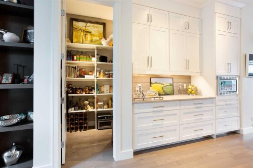 1911 31 Avenue Sw, Calgary, AB - Indoor