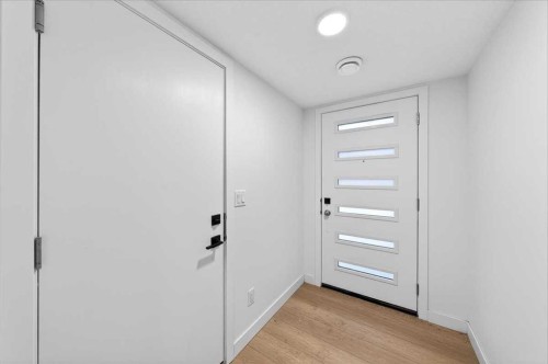 90 Heirloom Passage Se, Calgary, AB - Indoor Photo Showing Other Room