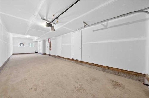 90 Heirloom Passage Se, Calgary, AB - Indoor
