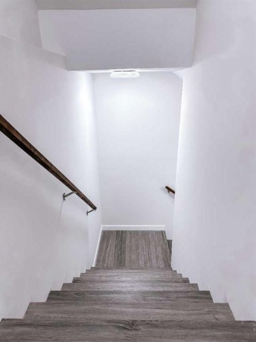 20 Rowley Common Nw, Calgary, AB - Indoor Photo Showing Other Room