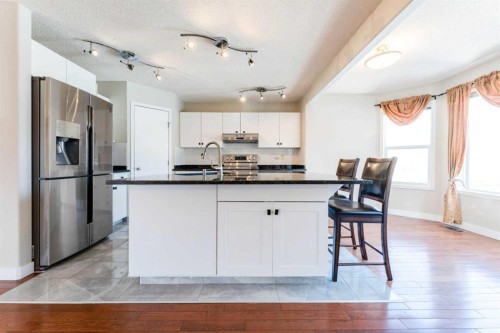343 Millview Bay Sw, Calgary, AB - Indoor Photo Showing Kitchen
