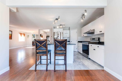 343 Millview Bay Sw, Calgary, AB - Indoor Photo Showing Kitchen