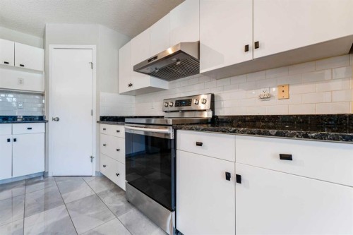 343 Millview Bay Sw, Calgary, AB - Indoor Photo Showing Kitchen