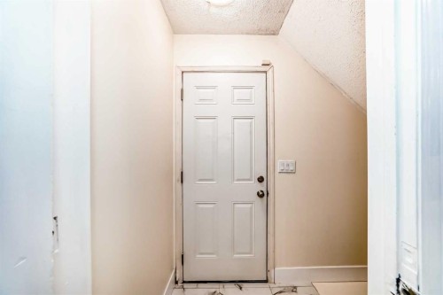 5 Templeby Way Ne, Calgary, AB - Indoor Photo Showing Other Room