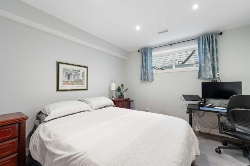 150 Auburn Springs Boulevard Se, Calgary, AB - Indoor Photo Showing Bedroom