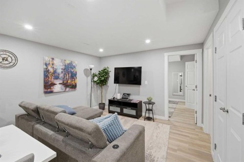 125 Edith Gate Nw, Calgary, AB - Indoor