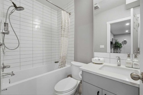 125 Edith Gate Nw, Calgary, AB - Indoor Photo Showing Bathroom