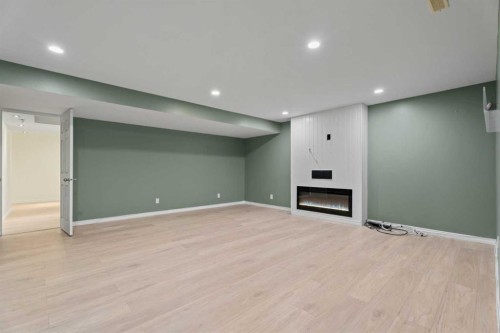 386 Mahogany Terrace Se, Calgary, AB - Indoor Photo Showing Other Room
