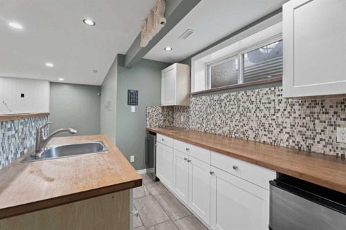 386 Mahogany Terrace Se, Calgary, AB - Indoor Photo Showing Kitchen