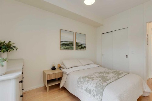 202-414 Meredith Road Ne, Calgary, AB - Indoor Photo Showing Bedroom
