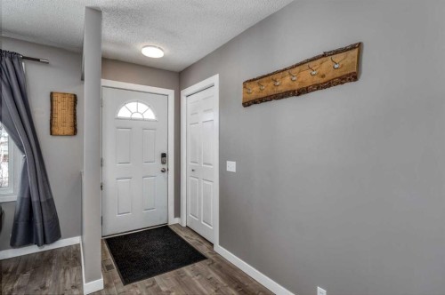 94 Glendale Way, Cochrane, AB - Indoor Photo Showing Other Room