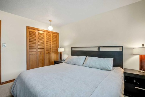 5711 Dalmead Crescent Nw, Calgary, AB - Indoor Photo Showing Bedroom
