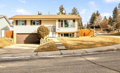5711 Dalmead Crescent Nw, Calgary, AB - Outdoor