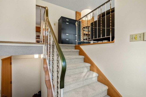 5711 Dalmead Crescent Nw, Calgary, AB - Indoor Photo Showing Other Room