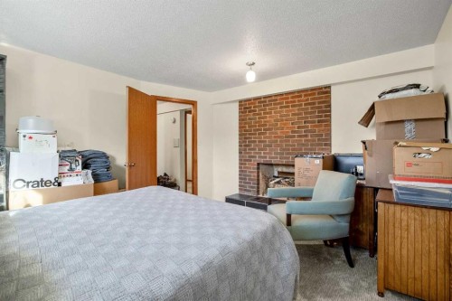 5711 Dalmead Crescent Nw, Calgary, AB - Indoor Photo Showing Bedroom