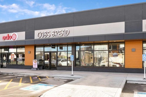 5711 Dalmead Crescent Nw, Calgary, AB - Outdoor