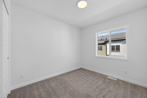 32 Red Embers Plaza Ne, Calgary, AB - Indoor Photo Showing Other Room