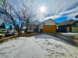 109 Downey Place Okotoks, AB T1S 1H3