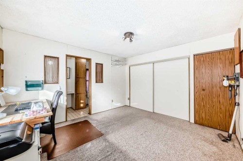 3227 Burroughs Manor Ne, Calgary, AB 