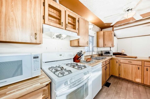 3227 Burroughs Manor Ne, Calgary, AB 