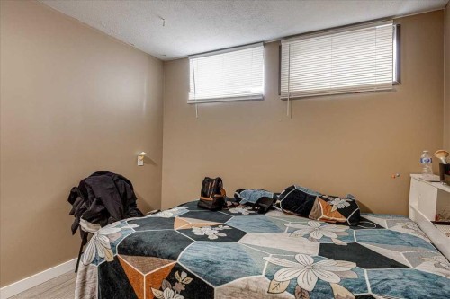 5929 West Park Crescent, Red Deer, AB - Indoor Photo Showing Other Room