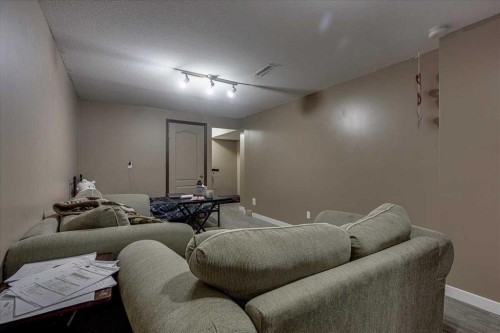 5929 West Park Crescent, Red Deer, AB - Indoor