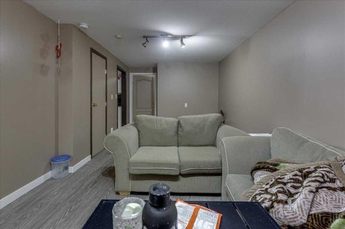 5929 West Park Crescent, Red Deer, AB - Indoor