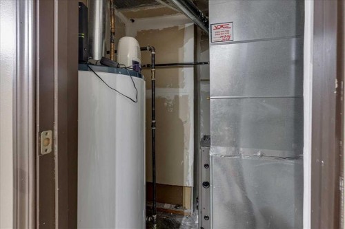 5929 West Park Crescent, Red Deer, AB - Indoor