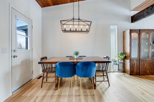 120 Oaktree Lane Sw, Calgary, AB - Indoor Photo Showing Dining Room