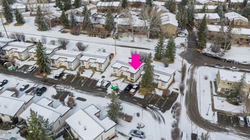 120 Oaktree Lane Sw, Calgary, AB - Outdoor