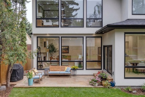 1307 Hamilton Street Nw, Calgary, AB - Outdoor