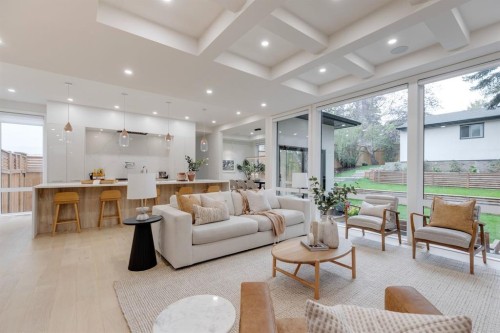 1307 Hamilton Street Nw, Calgary, AB - Indoor Photo Showing Living Room