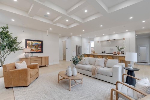1307 Hamilton Street Nw, Calgary, AB - Indoor Photo Showing Living Room