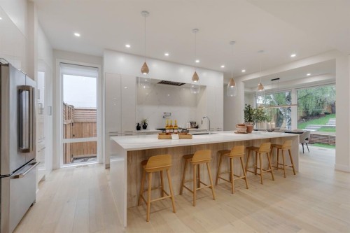 1307 Hamilton Street Nw, Calgary, AB - Indoor