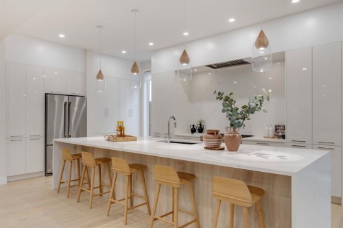 1307 Hamilton Street Nw, Calgary, AB - Indoor