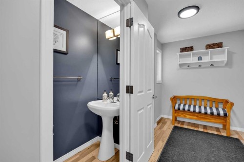 114 Morningside Circle Sw, Airdrie, AB - Indoor Photo Showing Bathroom