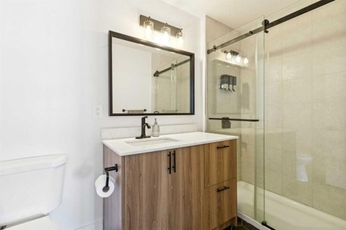 642 Schooner Cove Nw, Calgary, AB - Indoor Photo Showing Bathroom