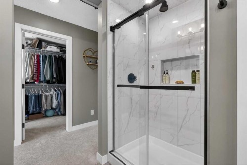 96 Emberside Glen, Cochrane, AB - Indoor Photo Showing Bathroom