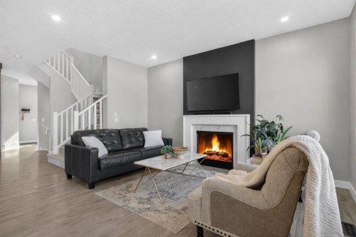 96 Emberside Glen  Cochrane, AB T4C 2L7