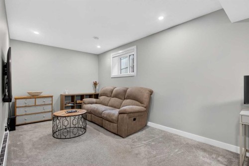 96 Emberside Glen, Cochrane, AB - Indoor