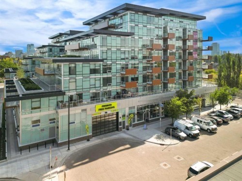 447-110 18A Street NW Calgary, AB T2N 5G5