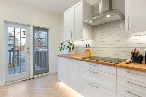 1032 18 Avenue Se, Calgary, AB - Indoor Photo Showing Kitchen